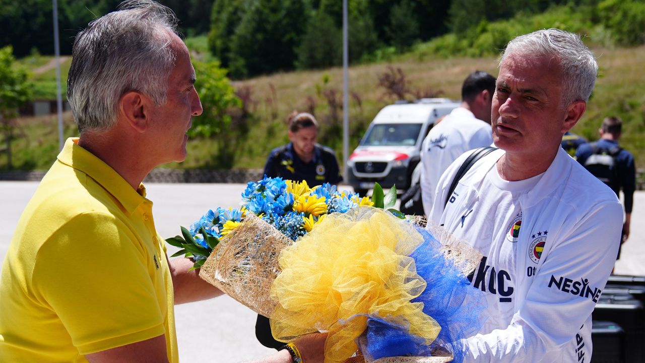 Fenerbahçe kafilesi, Topuk Yaylası&#039;nda çiçeklerle karşılandı