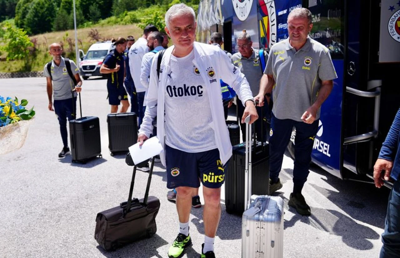 Fenerbahçe kafilesi, Topuk Yaylası'nda çiçeklerle karşılandı