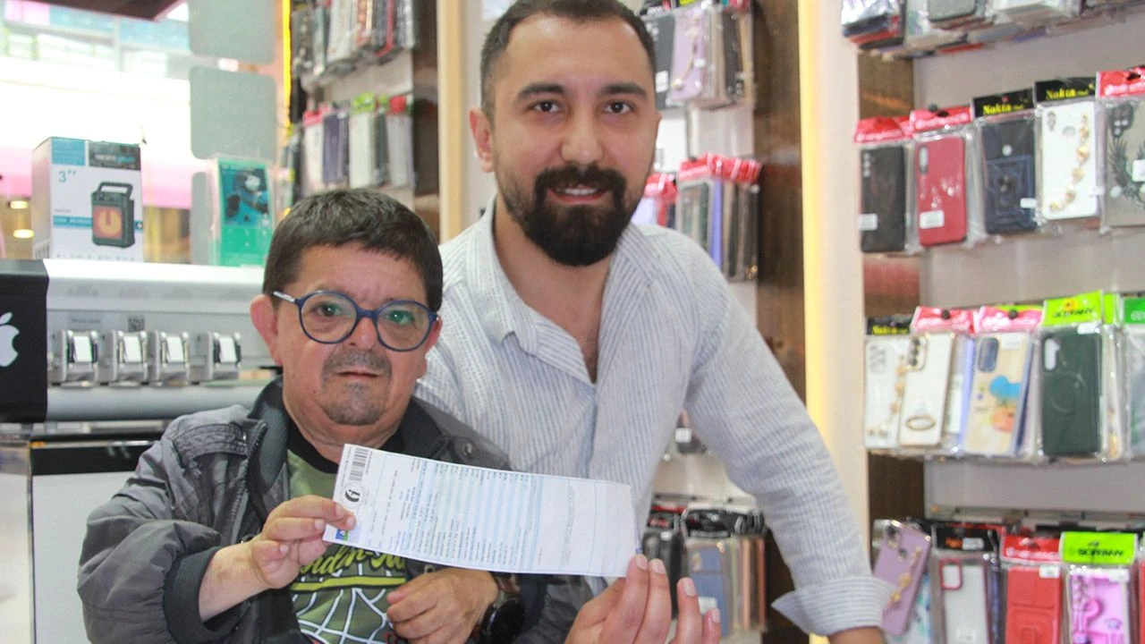 İnternetten fatura ödemeye böyle direniyor! 92 cm'lik 'Faturamatik Yakup'un ekmek kapısı - 2. Resim