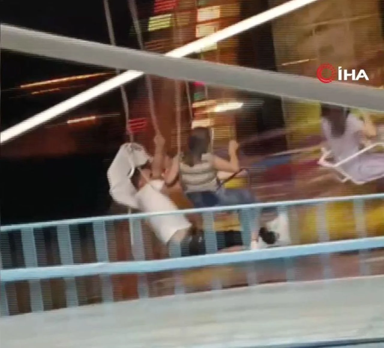 Lunaparkta korku dolu anlar! Faciadan dönüldü - 1. Resim