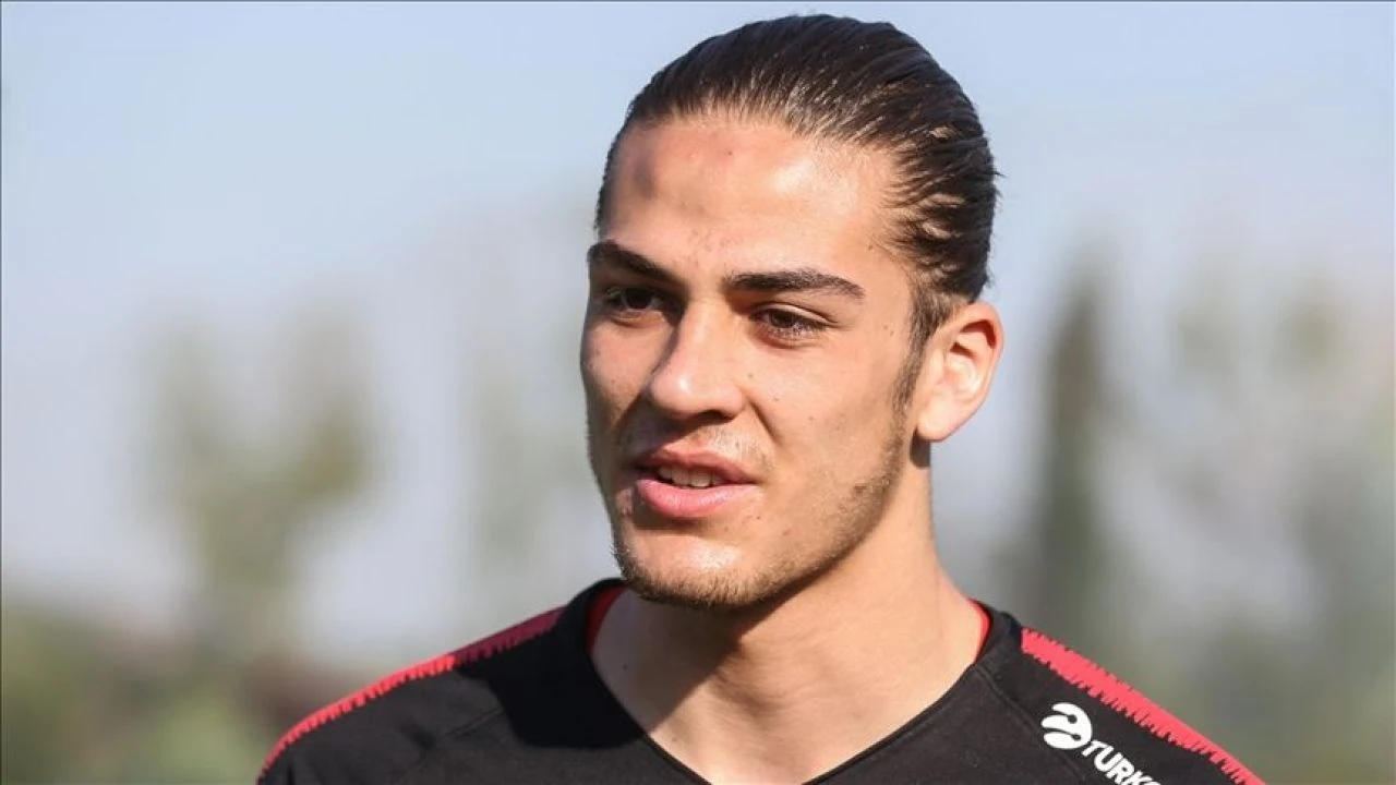 Sol diz ön çapraz bağında kopma meydana gelen A Milli Takım kalecisi Doğan Alemdar Troyes takımında oynuyor - 1. Resim