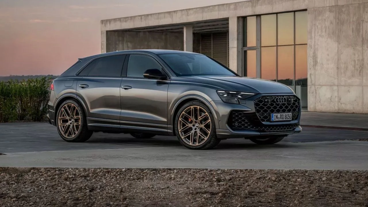 Audi, en güçlü SUV otomobilini tanıttı: RS Q8 Performance