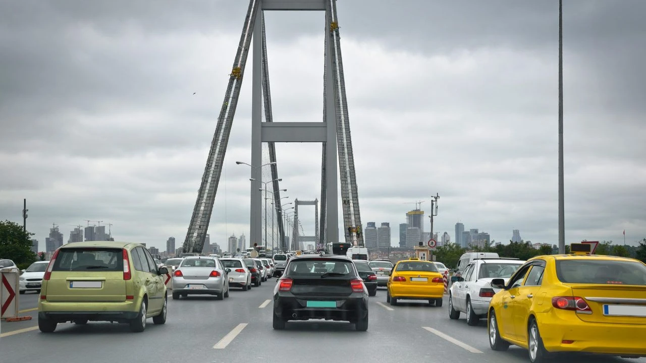 CHP'li Deniz Yavuzyılmaz'dan köprü ve otoyol iddiası! 'Zam gelecek' dedi - 3. Resim