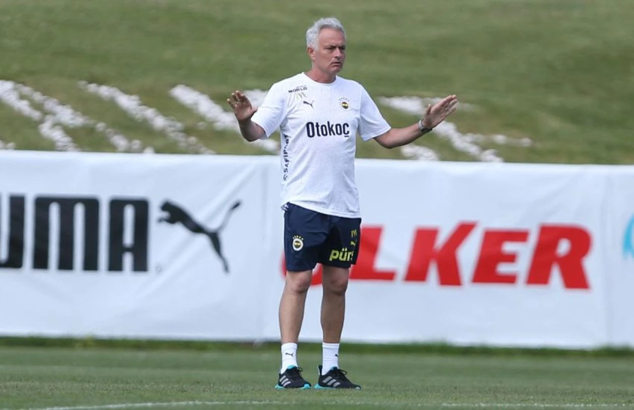 Fenerbahçe, Jose Mourinho yönetiminde taraftara açık idman yaptı - 2. Resim