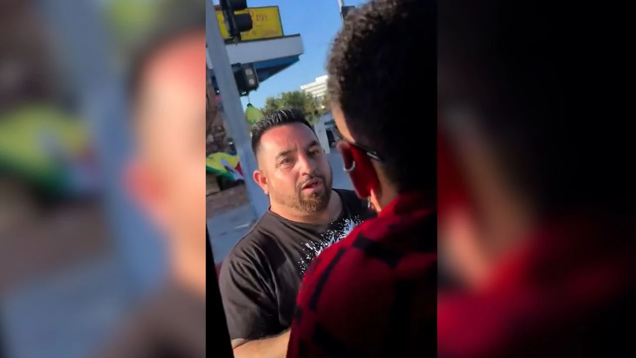 Neymar, sokak satıcısından Brezilya forması aldı! Ünlü futbolcuyu sonradan tanıyan adamın tepkisi olay oldu