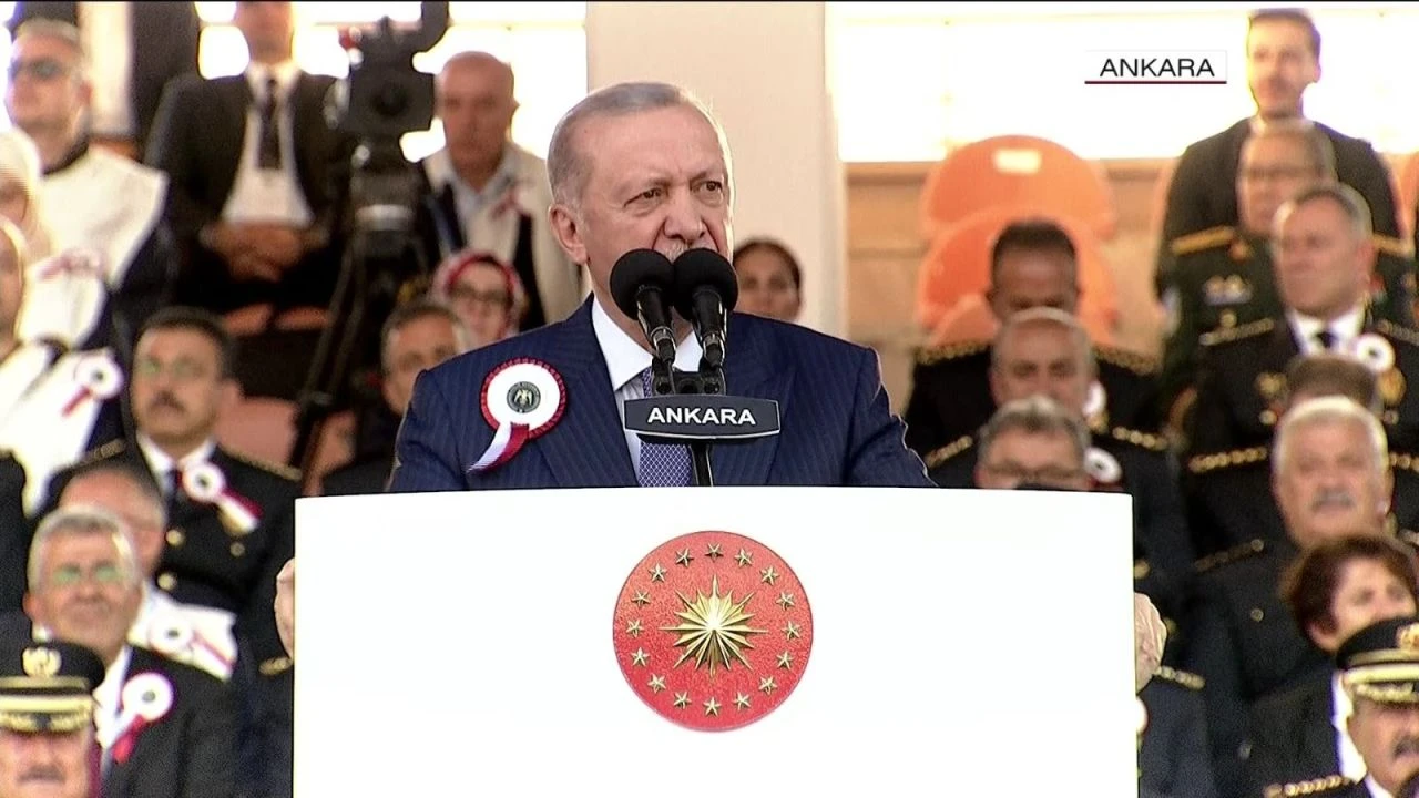 Son dakika! Erdoğan'dan organize suçla mücadele mesajı: 1 yıldaki başarı takdirle karşılanıyor - 3. Resim