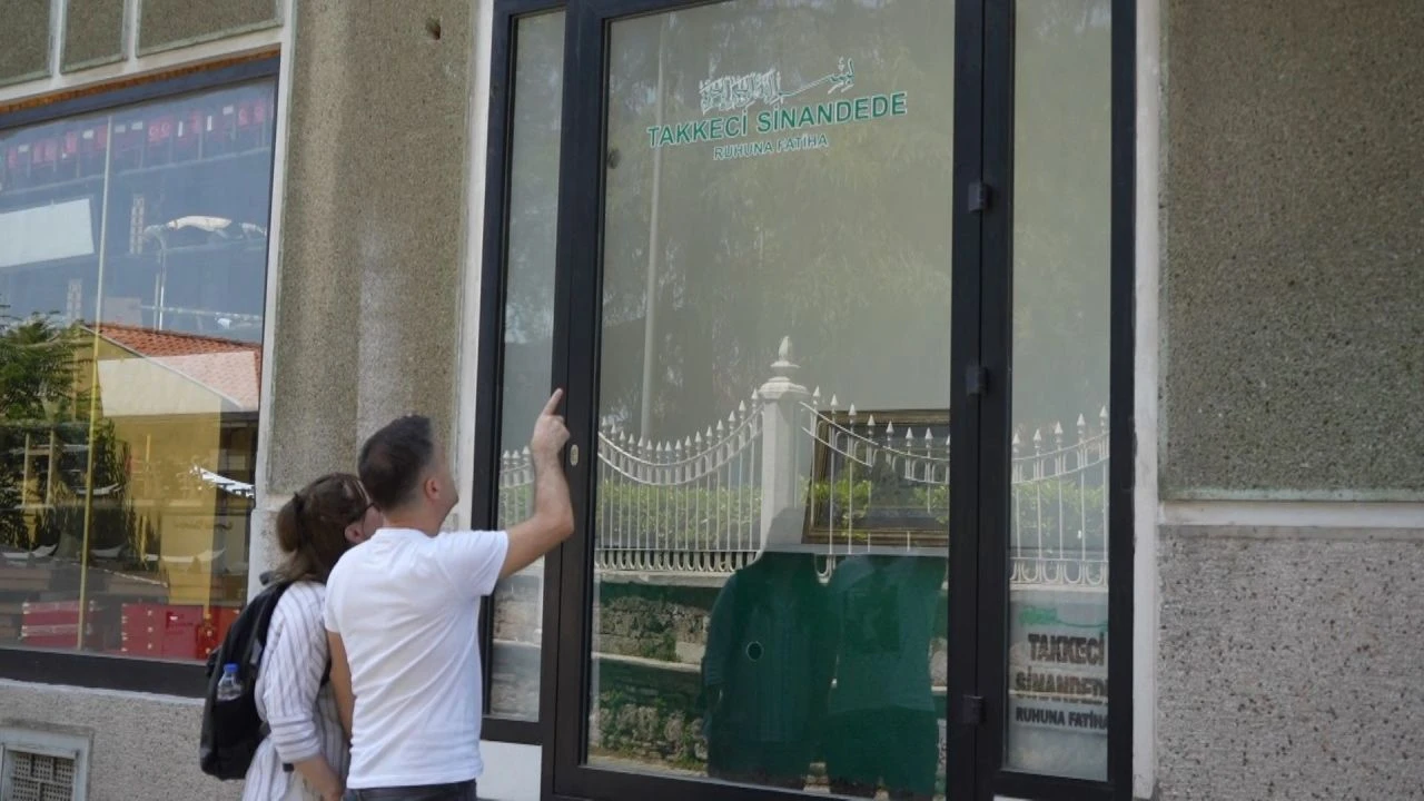 Vitrinde mezarlığı gören şaşıp kalıyor! Üzerine 4 katlı bina yapıldı: Nedenini öğrenen dua etmeden geçmiyor - 3. Resim