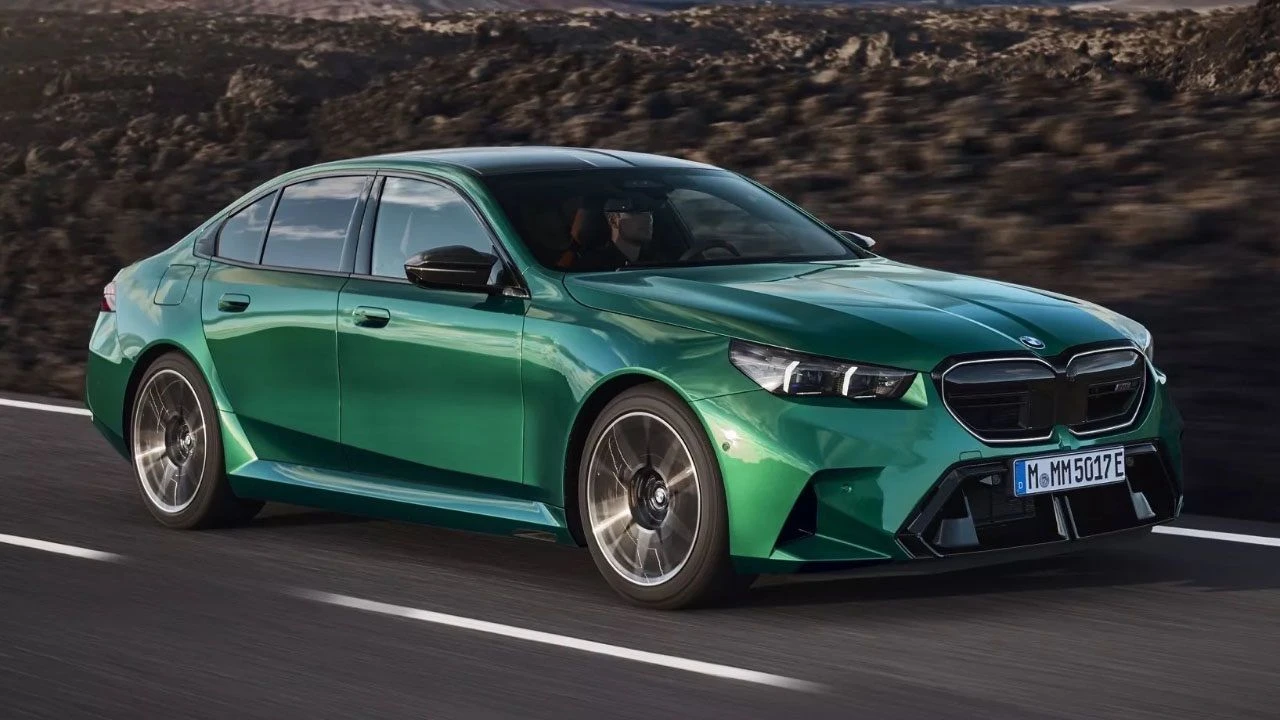 2025 BMW M5 tanıtıldı: Özellikleri ve fiyatı