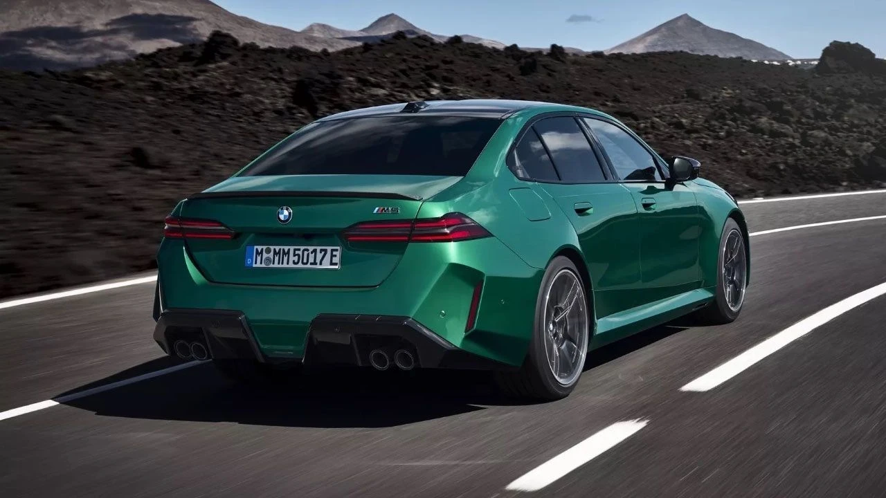 2025 BMW M5 tanıtıldı: Özellikleri ve fiyatı