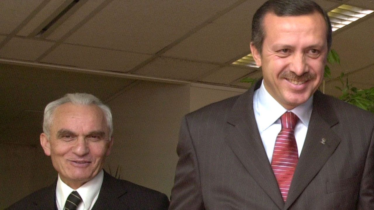 AK Parti'nin kurucularından Yaşar Yakış hayatını kaybetti - 1. Resim