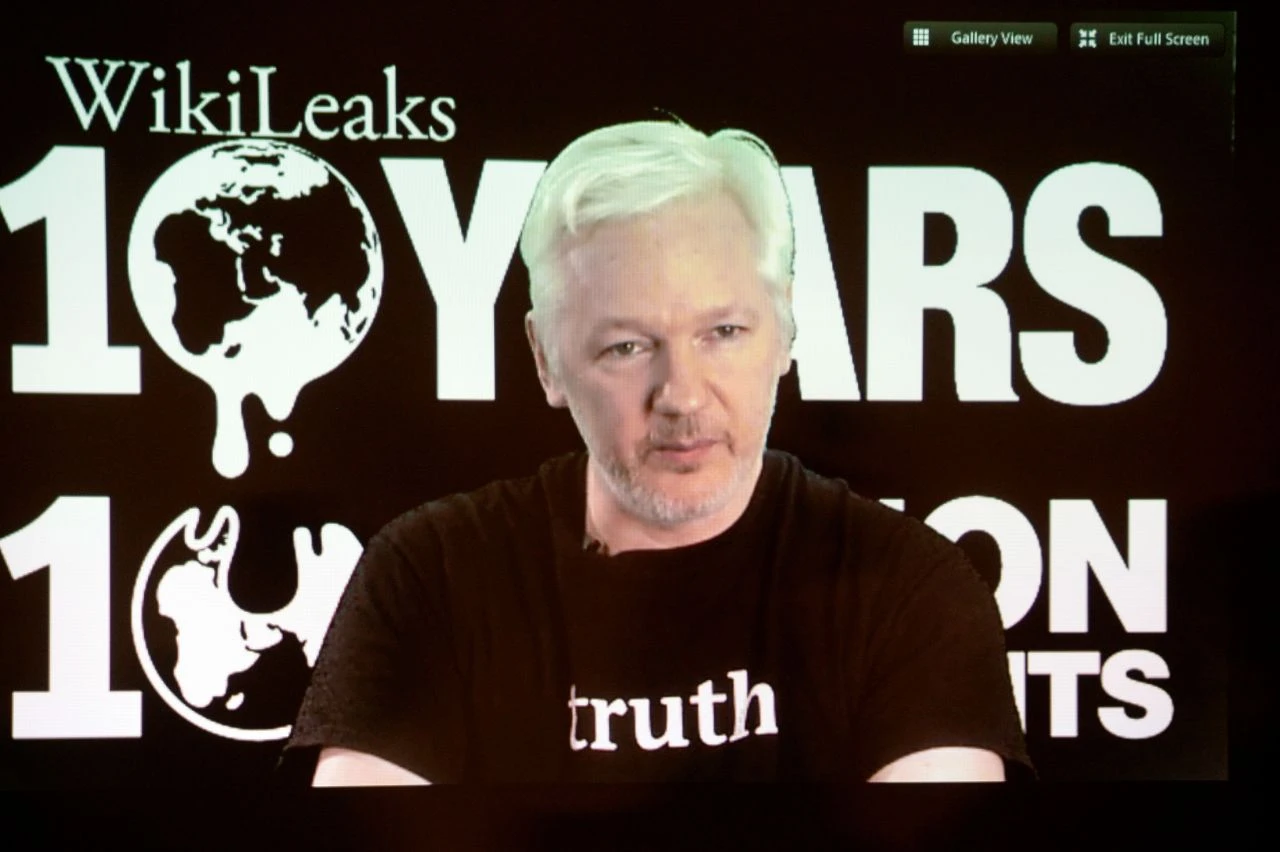 Assange, "casusluk" suçlamasını kabul etti... Özgürlüğün bedeli WikiLeaks'in imhası