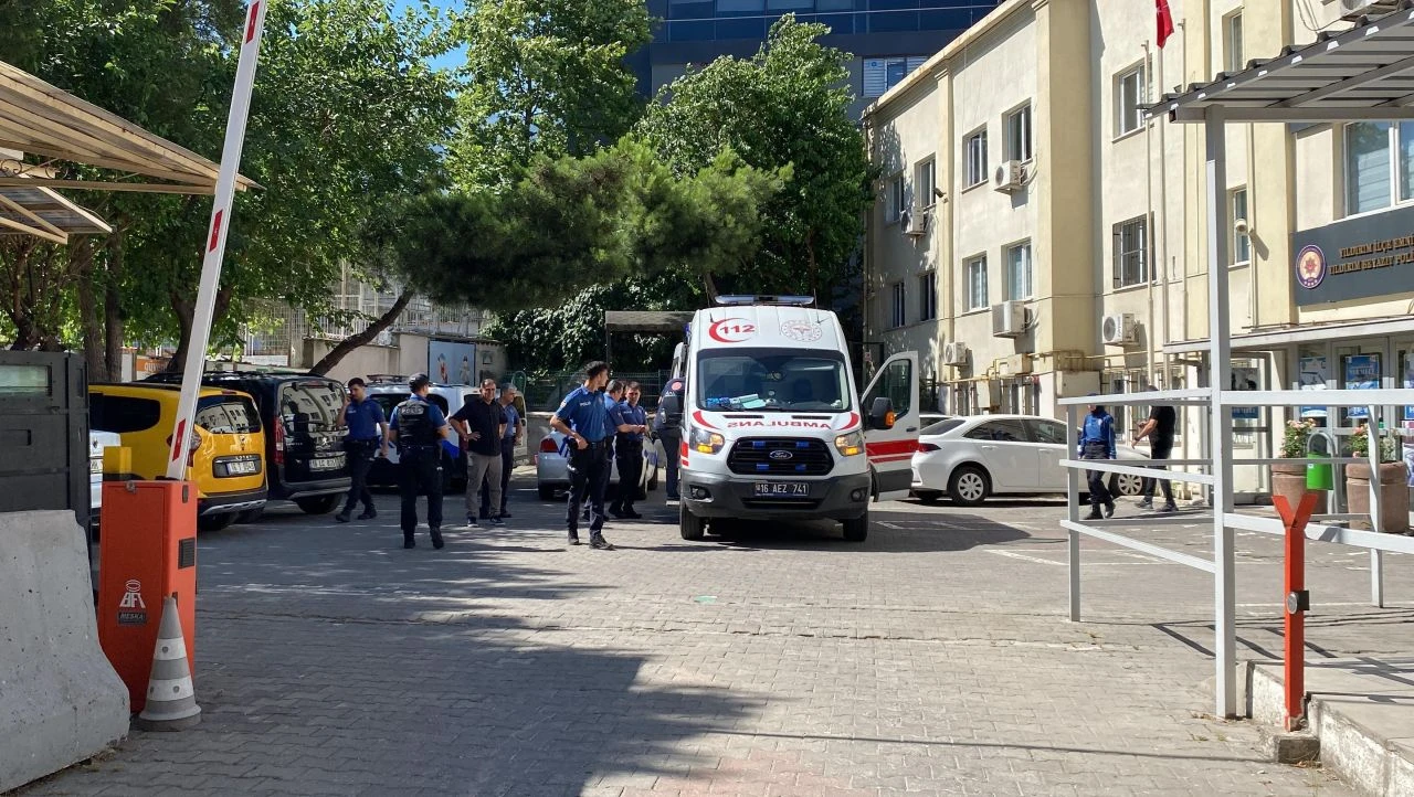 Bursa'da korku dolu anlar! Ticari takside gördüğü eşine kurşun yağdırdı - 2. Resim