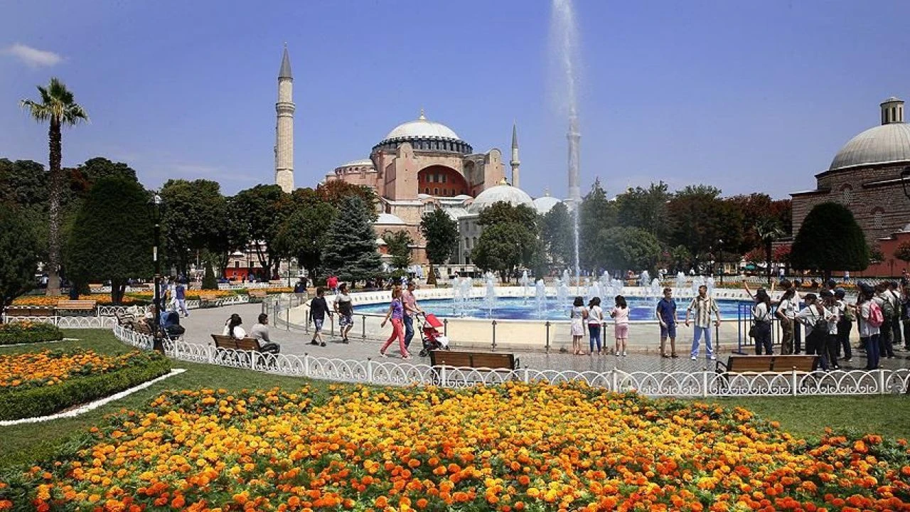 İstanbul'dan yeni turist rekoru geldi! Megakent 2024'ün ilk 5 ayında 7 milyon kişi ağırladı - 3. Resim