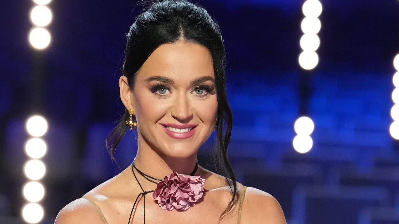 Katy Perry canlı yayın sırasında Türkiye&#039;ye geleceğini duyurdu