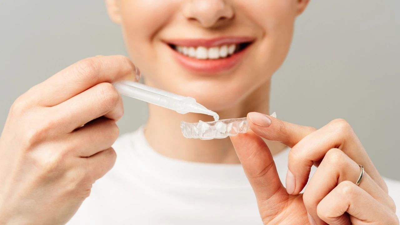 Sararmış dişleri beyazlatmak için kullanılan macunlara dikkat! Daha çok karartıyor