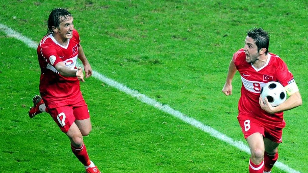 Türkiye-Çekya maçı öncesi UEFA'dan gurur veren paylaşım! Nihat Kahveci golü...