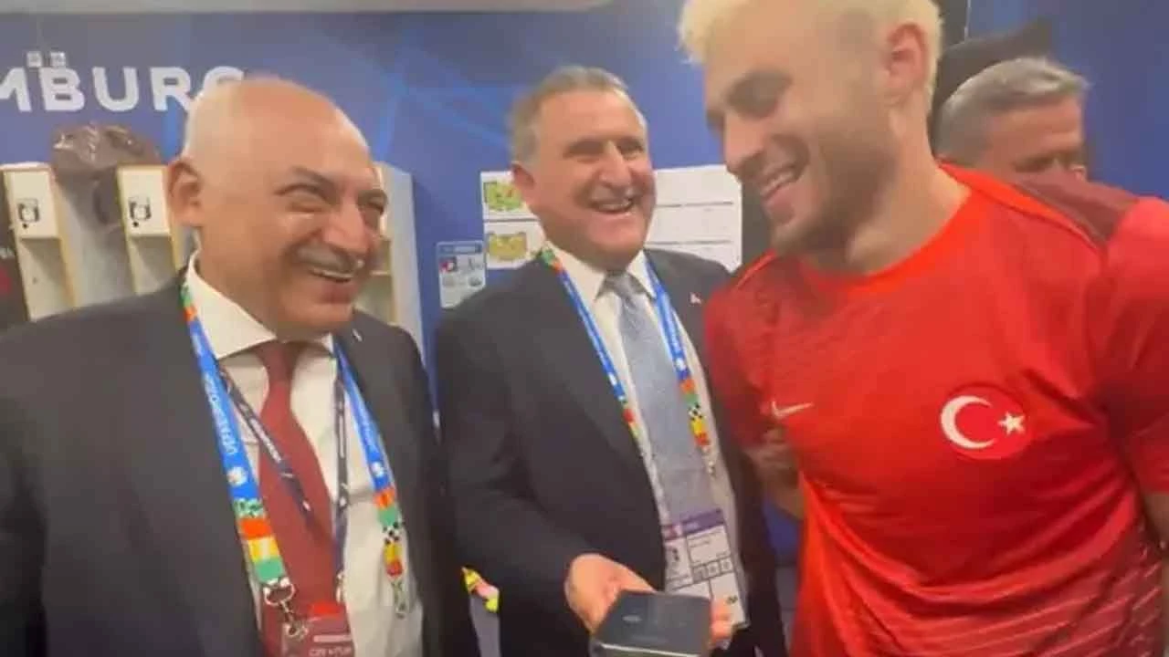 Cumhurbaşkanı Erdoğan'dan Milli Takım'a tebrik telefonu: Barış Alper sağ kanadı felç ettin - 1. Resim