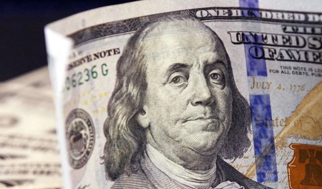 Dolar/TL faiz kararı öncesi zirvenin altına geriledi! Döviz kurları hareketlendi