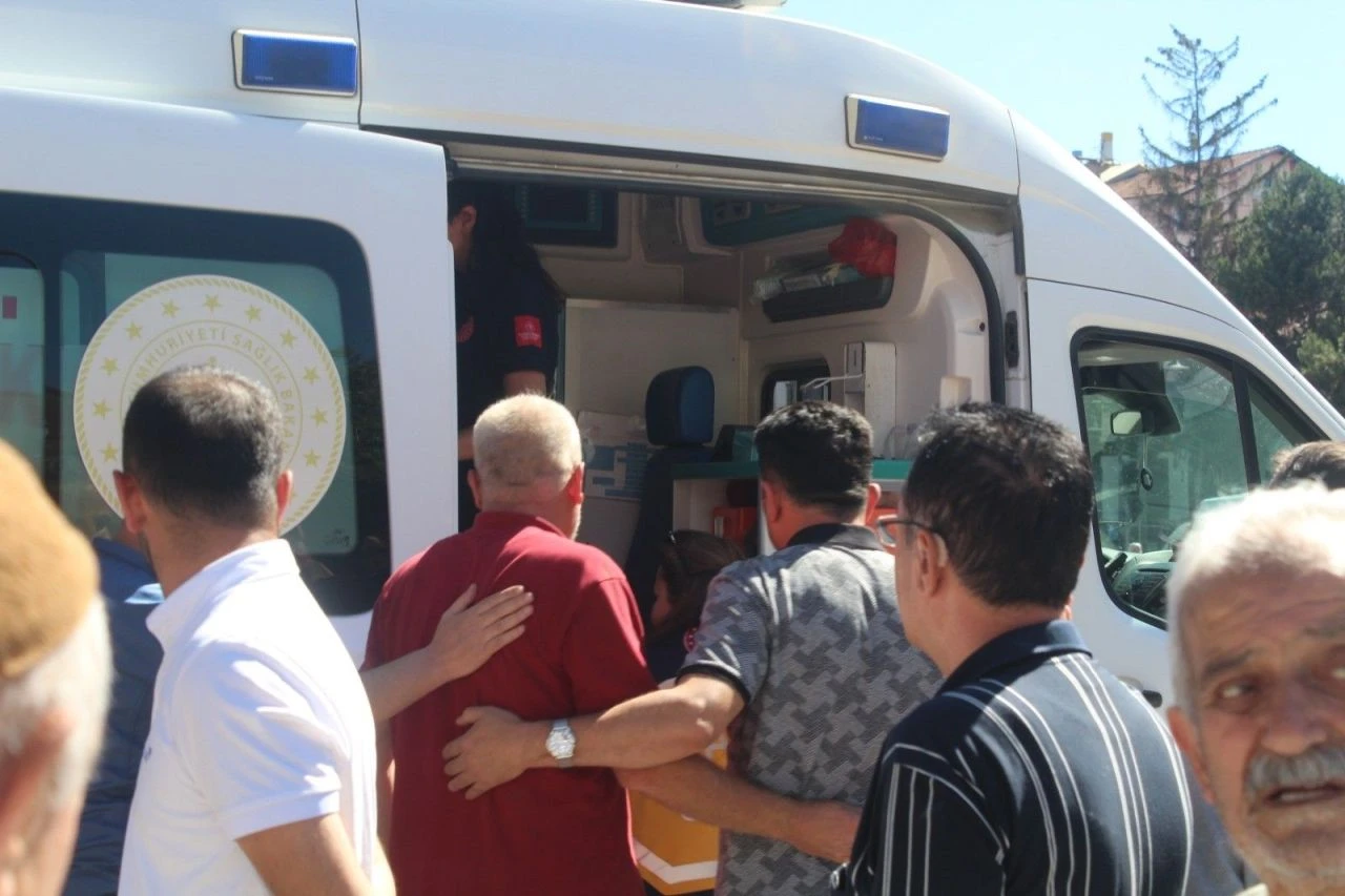 Kastamonu Belediyesi çalışanı canlı yayın açtı şikayet etti: Bir ben çalışıyorum herkes yatıyor!