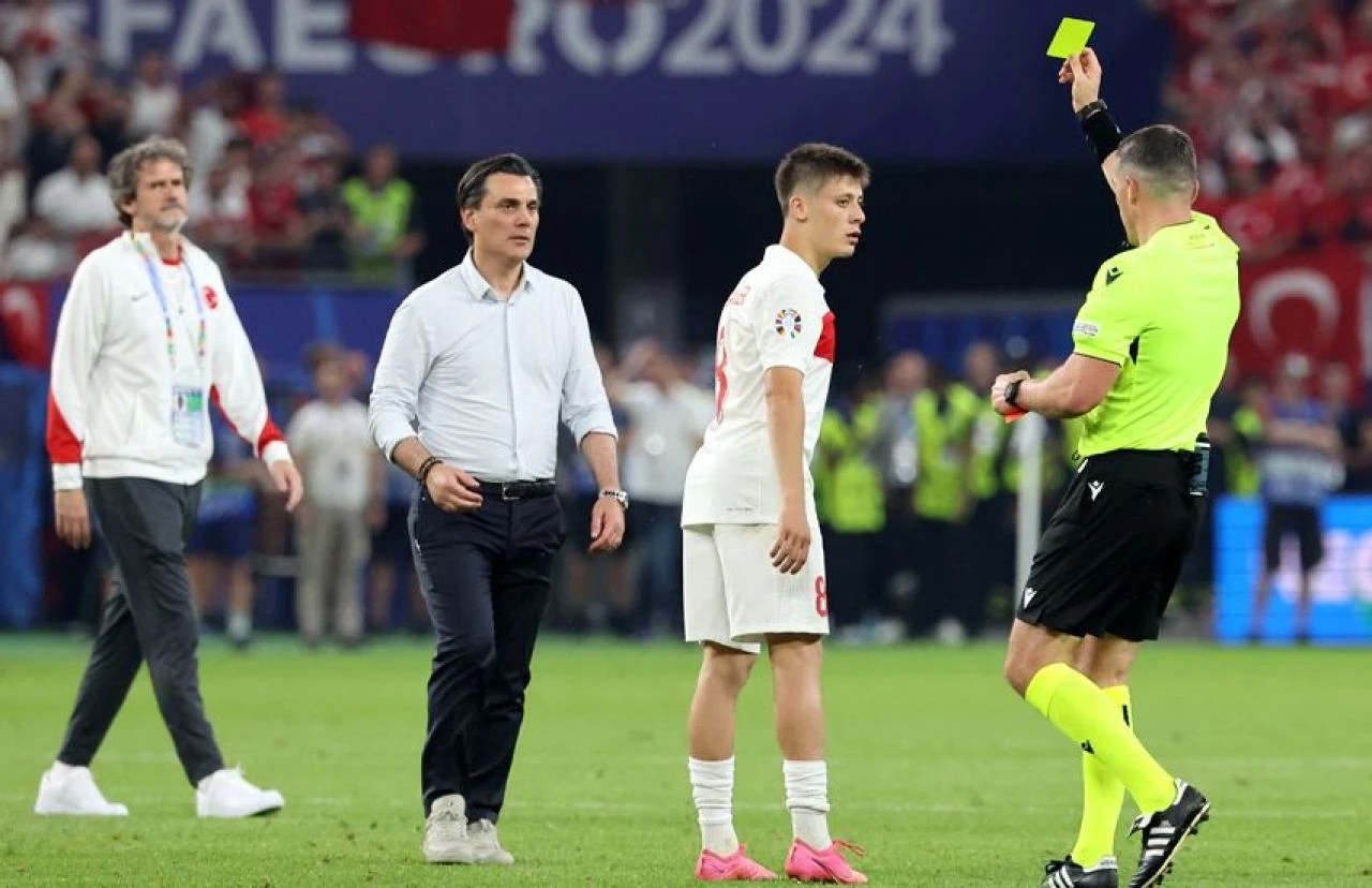 Maç sonu kavga çıkaran Çekyalı oyuncudan skandal sözler: "Türkleri zehirlemek istedim!" - 2. Resim