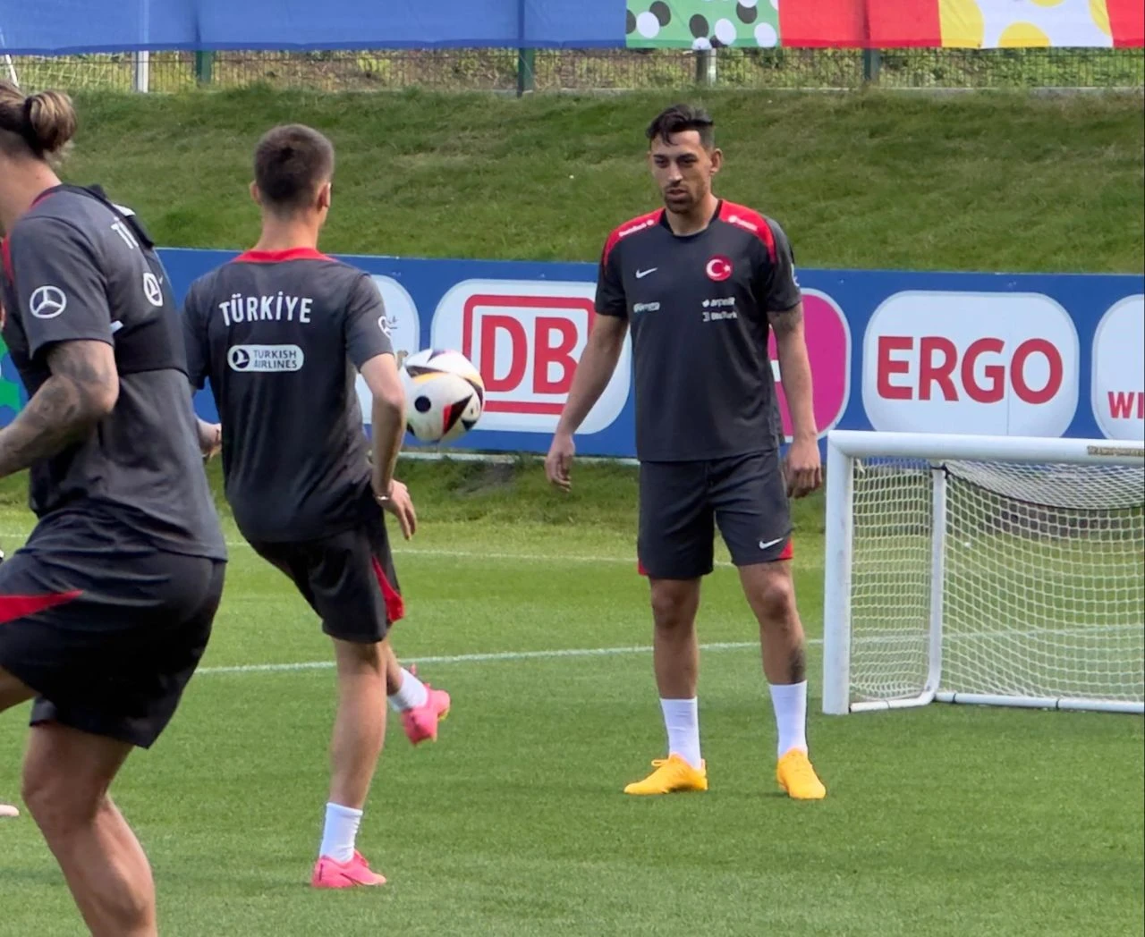 A Milli Takım üç eksikle Avusturya maçı hazırlıklarına başladı