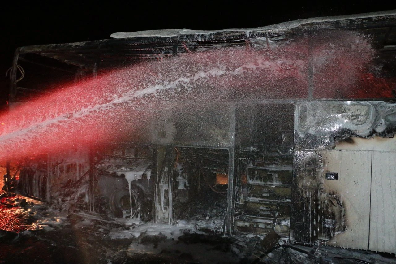 Adana'da 39 yolcu otobüsün içinde dehşeti yaşadı - 2. Resim