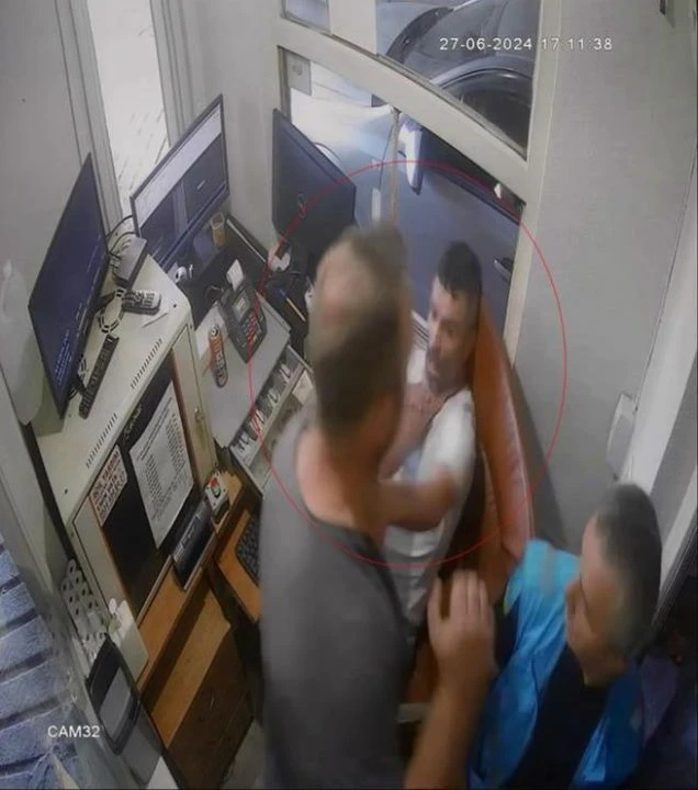 Böyle magandalık görülmedi! Gündüz gözü otoparkı basıp terör estirdiler