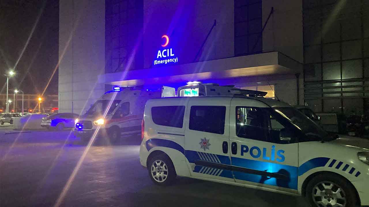 Burdur’da bıçaklı kavga: 1’i ağır 2 kişi yaralandı