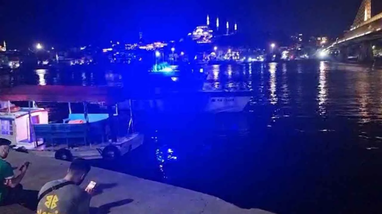 Haliç Metro Köprüsü’nden denize düştü, imdadına tur teknesinin kaptanı koştu