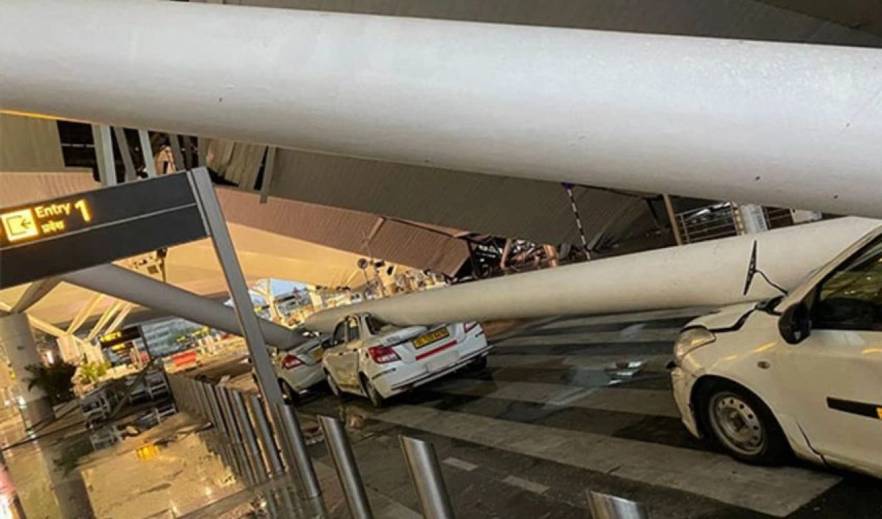 Hindistan’da feci kaza! Havalimanının çatısı çöktü: Çok sayıda ölü ve yaralı var - 3. Resim