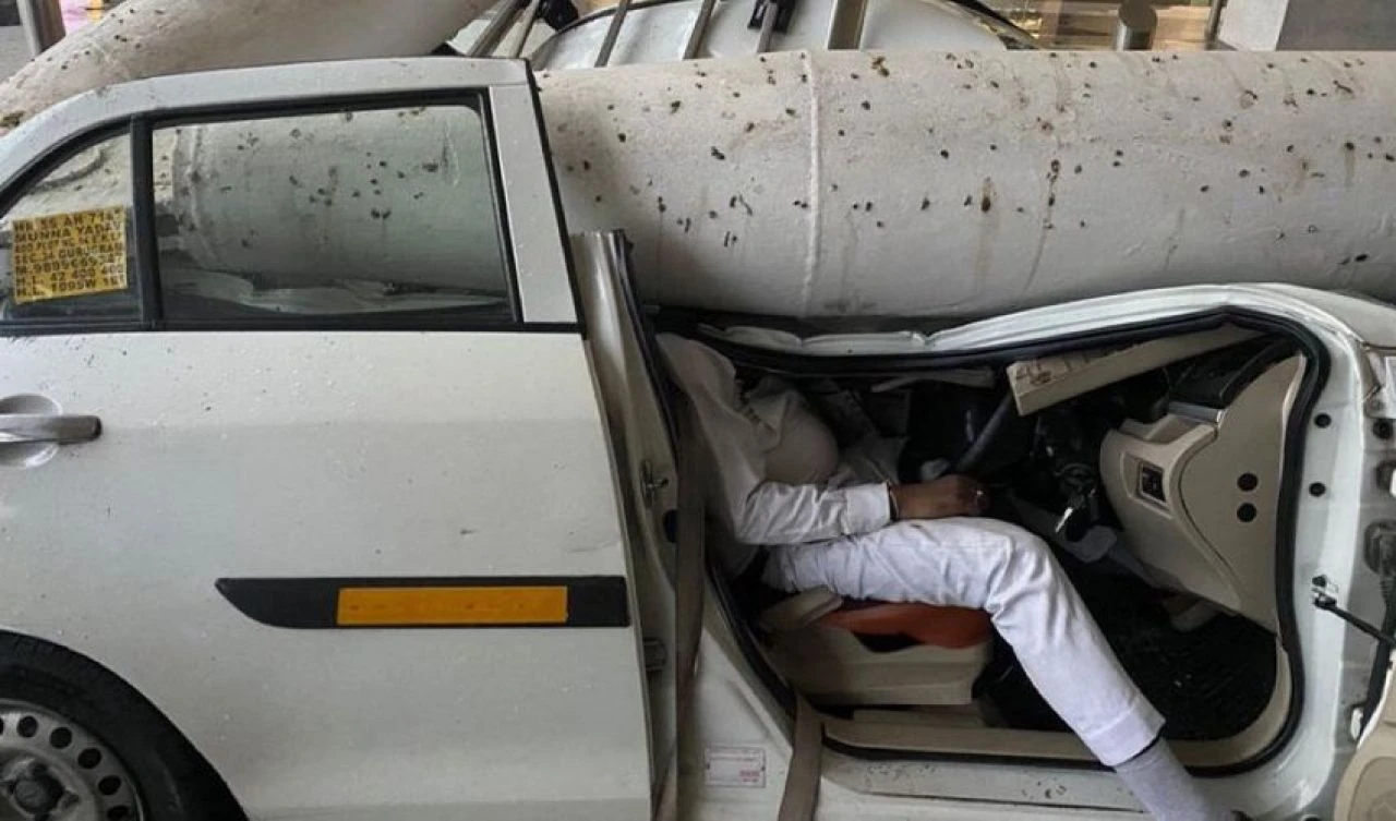 Hindistan’da feci kaza! Havalimanının çatısı çöktü: Çok sayıda ölü ve yaralı var - 1. Resim