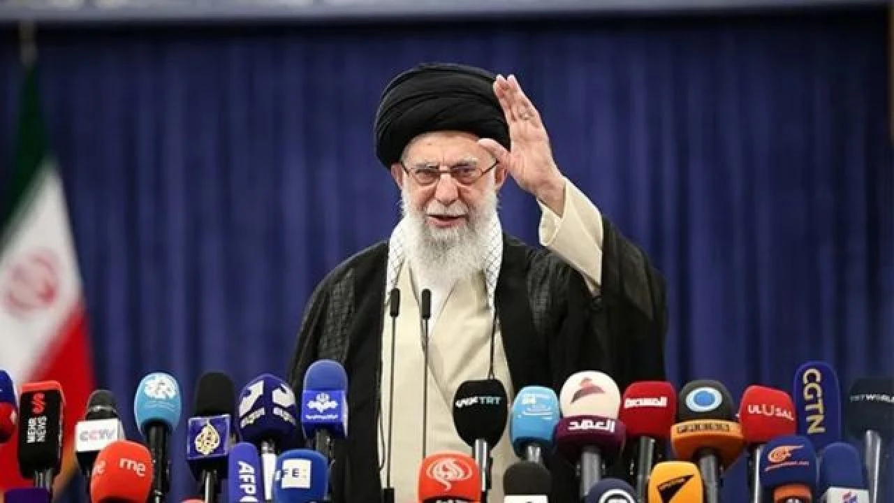 İran yeni cumhurbaşkanını seçiyor! Seçimlerde ön plandaki isim belli - 1. Resim