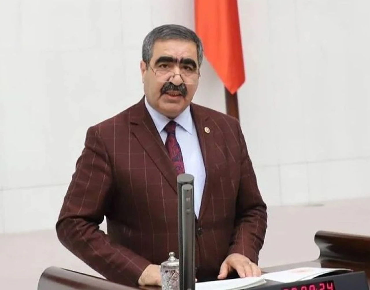 İYİ Parti'nin kurucu üyesi İbrahim Halil Oral istifa etti