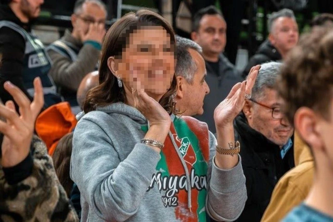 İzmir'de ikinci 'Seçil Erzan' vakası büyüyor: 300 milyon liralık vurgun yaptı! Polis banka şubesini bastı - 1. Resim