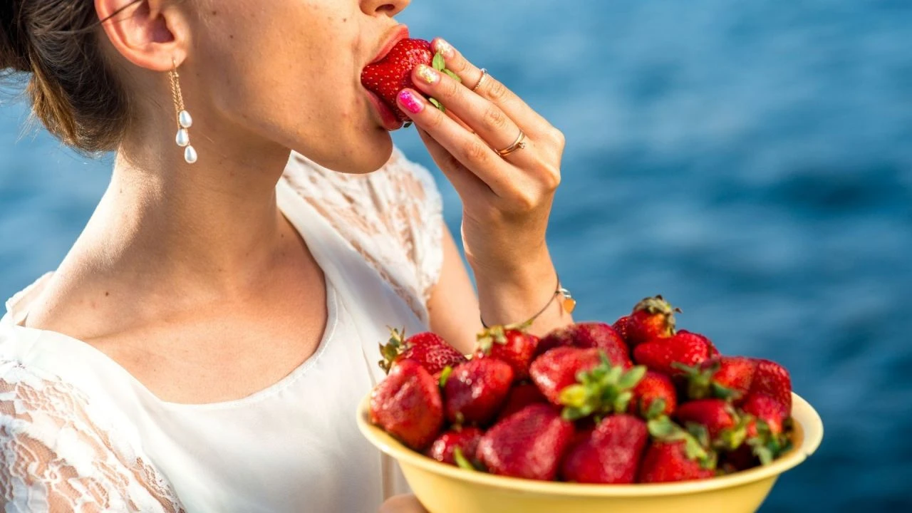 Canan Karatay 'sıcak havalarda sakın tüketmeyin' dedi! Ağız sulandıran yaz meyveleri tehlike listesinde yer aldı