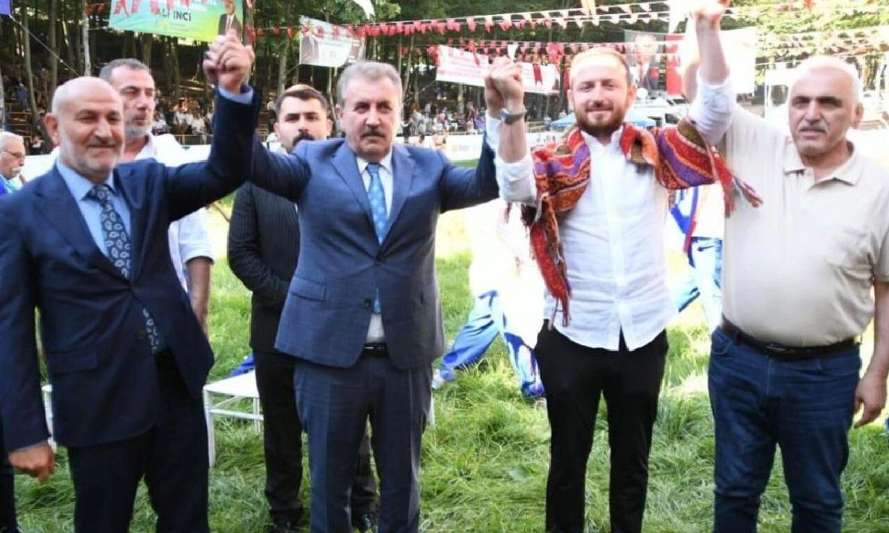 BBP lideri Destici, ünvanını devretti: Yerine ünlü iş insanı geldi