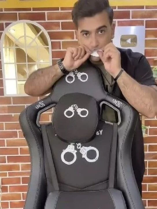 Bir devir daha kapandı! 'Yakışıklı Güvenlik' artık eskisi gibi değil: Güvenlik gitti 'yakışıklı' kaldı - 2. Resim