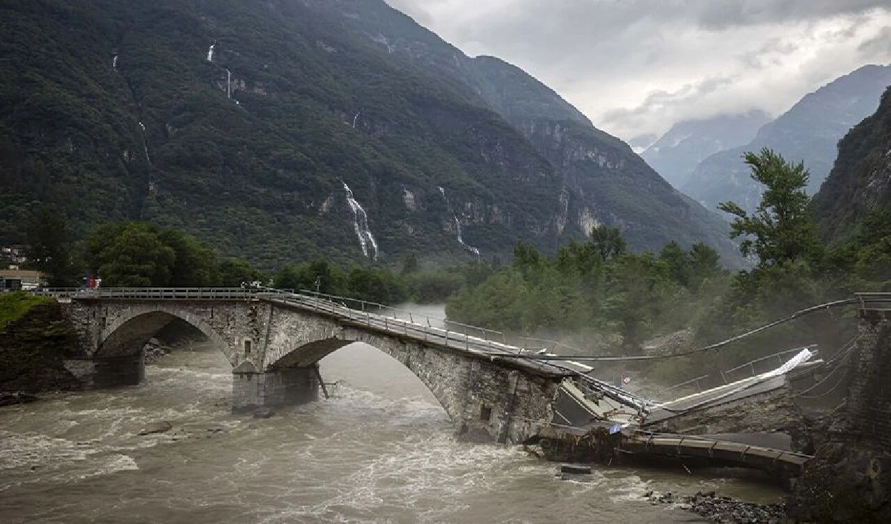 İsviçre'de heyelan ve sel felaketi: Çok sayıda ölü ve kayıp var - 3. Resim