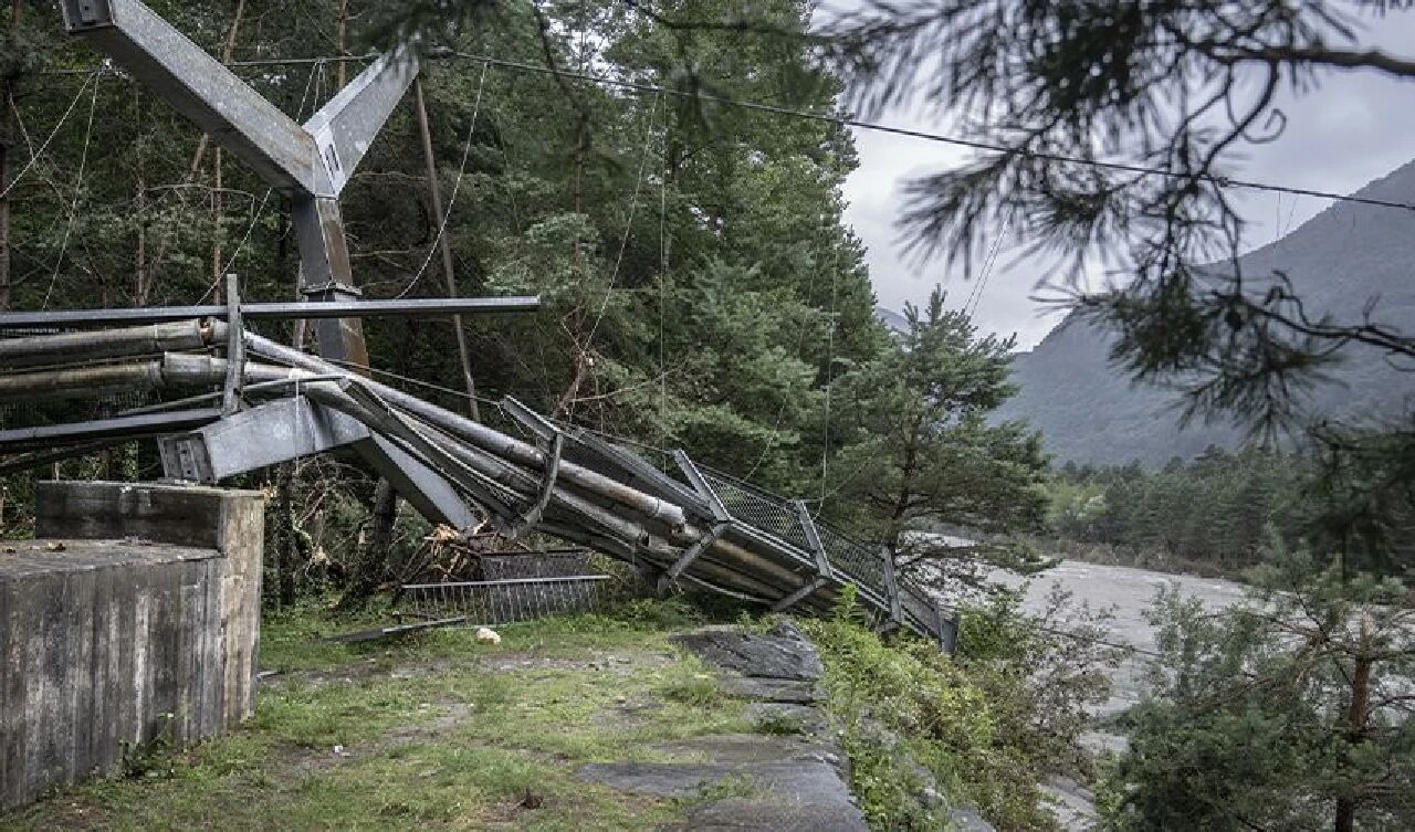 İsviçre'de heyelan ve sel felaketi: Çok sayıda ölü ve kayıp var - 2. Resim