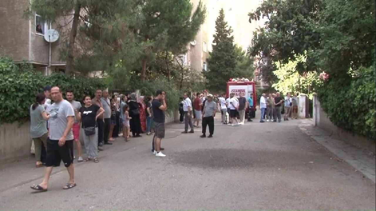 Kartal'da korku dolu anlar! Bomba gibi patladı, bina tahliye edildi - 3. Resim