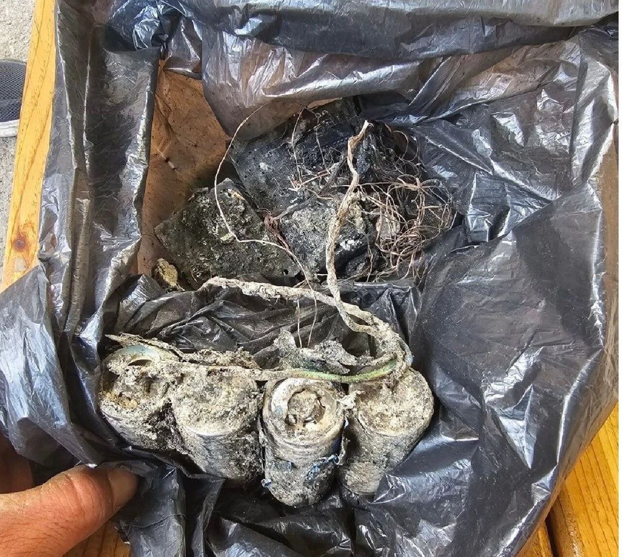 Mahallede gece yarısı bomba paniği: El yapımı patlayıcıyı patlatma görüntüleri ortaya çıktı - 1. Resim