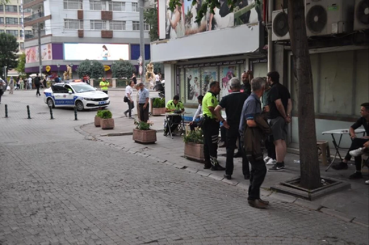 Polislere savcı tanıdığı olduğunu söyleyen kurye gözaltına alındı