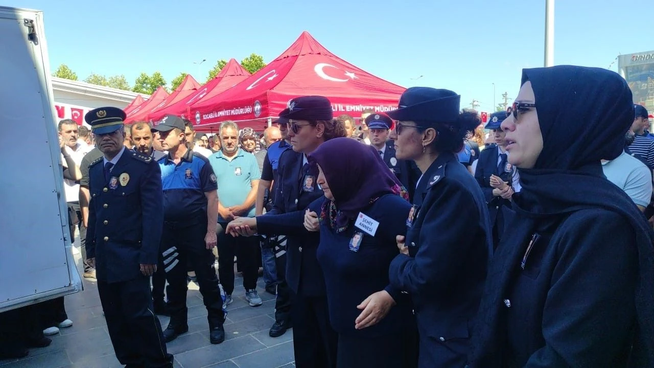 Şehit polis Cemalcan Ev'in annesinin feryatları herkesi ağlattı