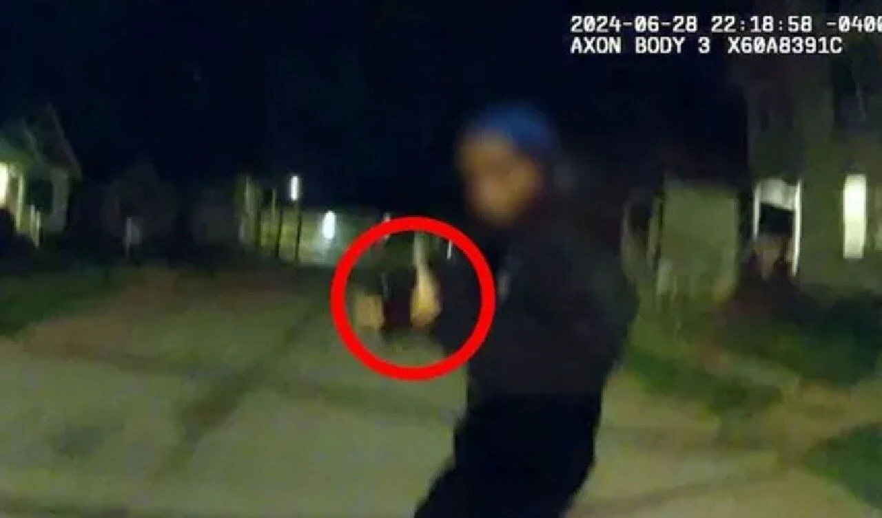 ABD polisi, kendine 'sahte silah' doğrultan çocuğu öldürdü!