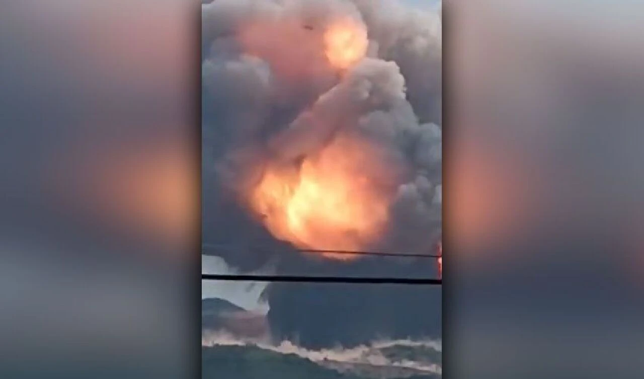 Çin'in roket denemesi başarısızlıkla sonuçlandı: Yere çakıldı ve patladı - 2. Resim