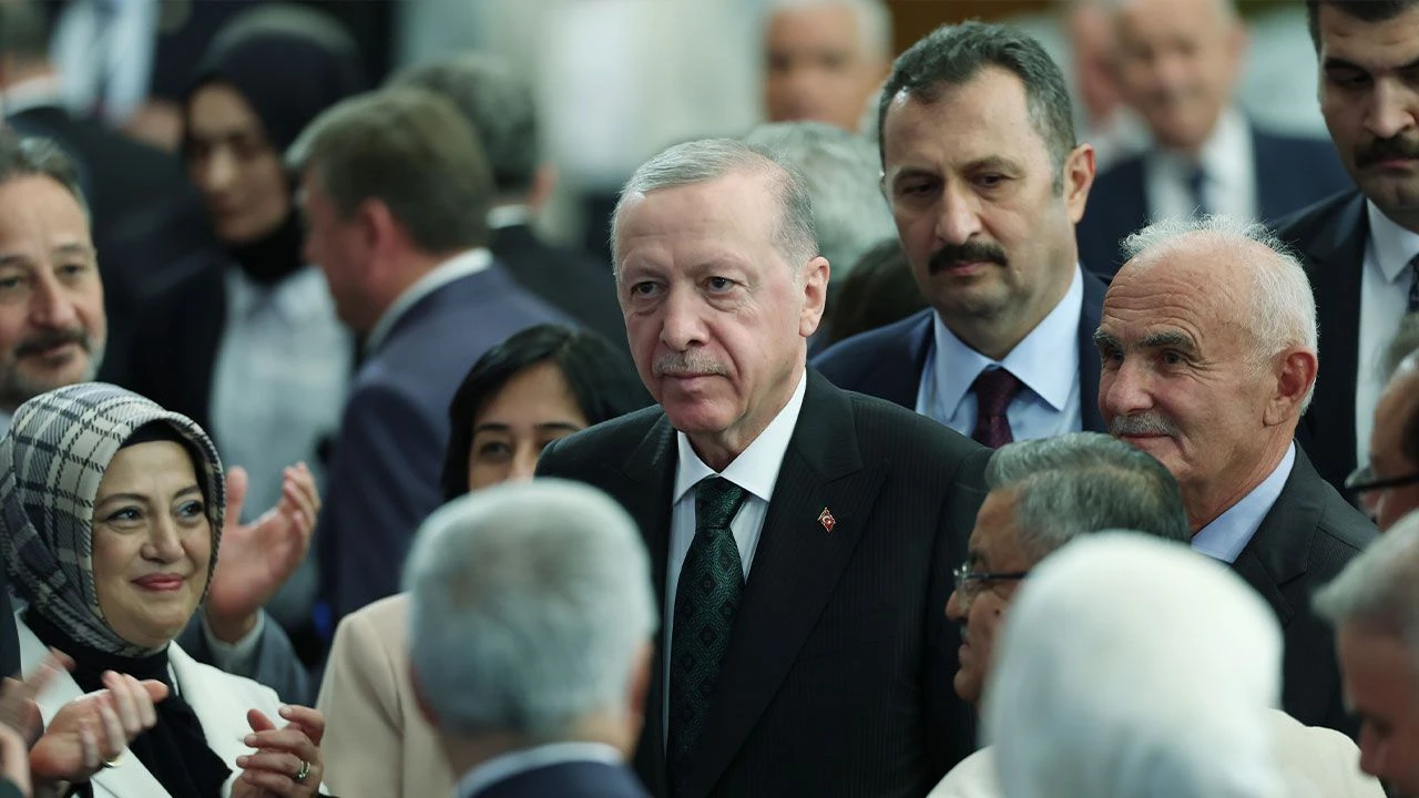 Cumhurbaşkanı Erdoğan'dan değişim sinyali: Tüm kademelerde gereken adımları atacağız
