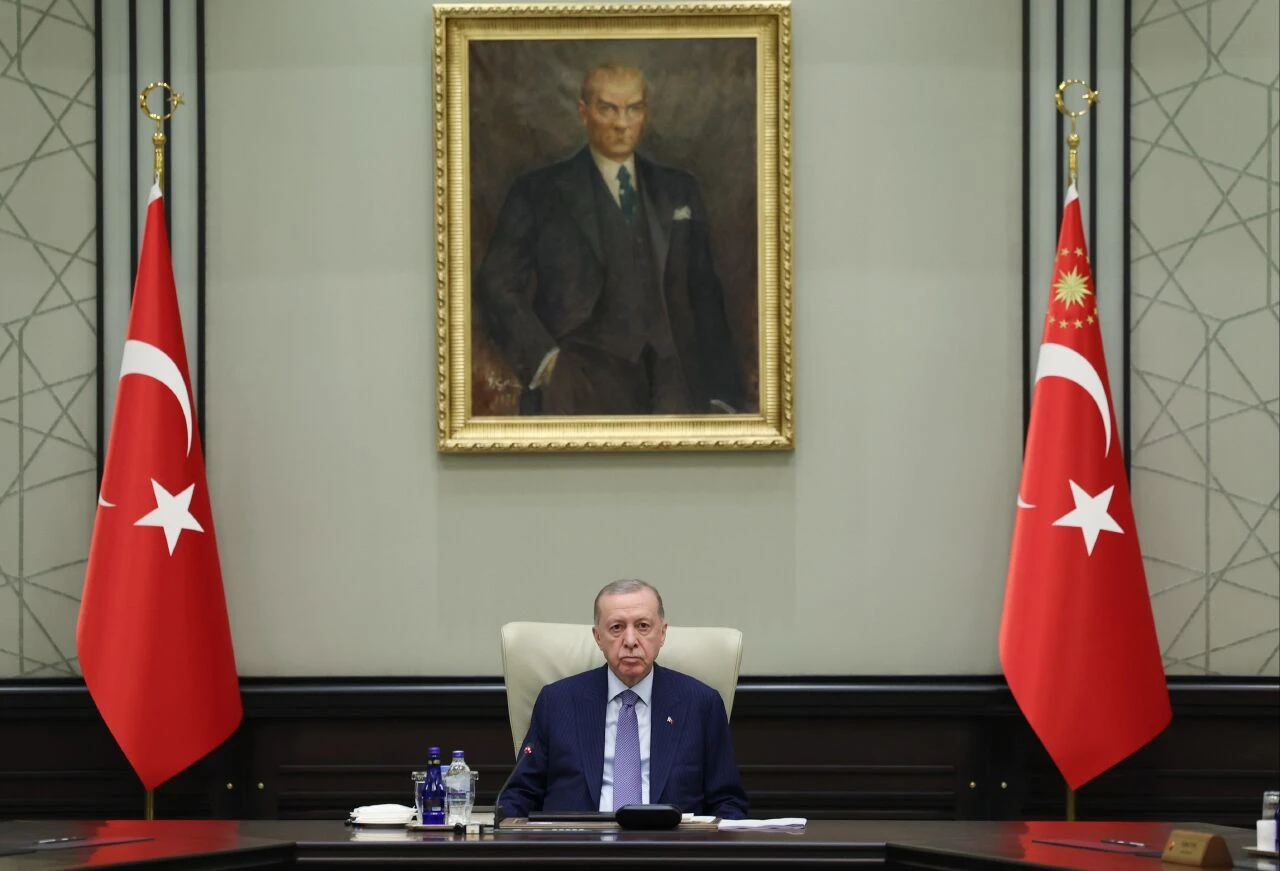 Cumhurbaşkanı Erdoğan'ın görevden aldığı bakanlar belli oldu: Resmi Gazete kararları yayınlandı - 1. Resim