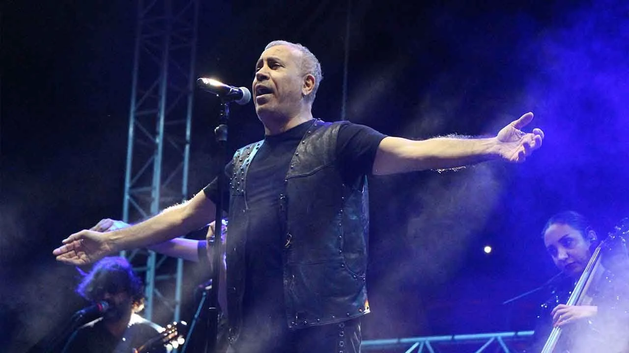 Haluk Levent Netanyahu’ya tepki gösterdi, Filistinli çocuklar için şiir okudu - 1. Resim