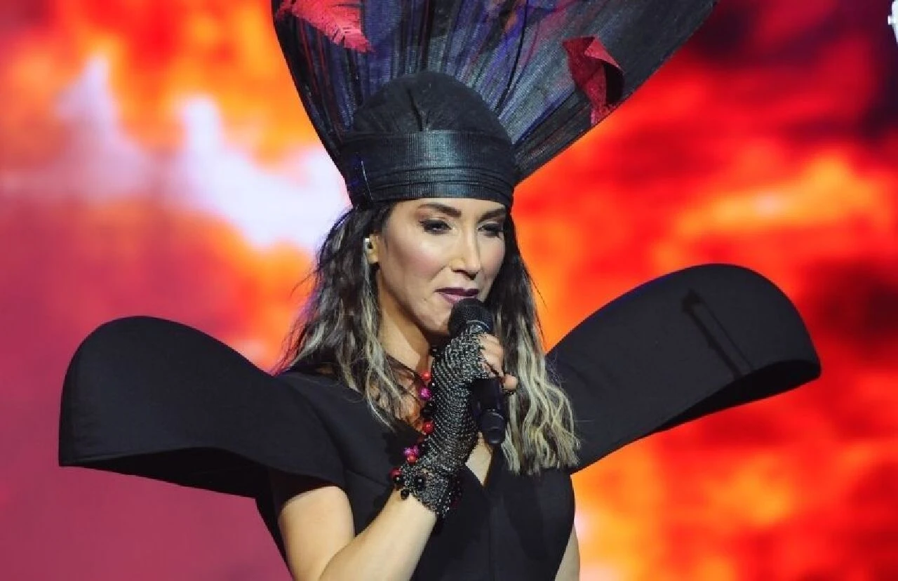 Hande Yener 'Evlenmeyin' diyerek sevenlerini uyardı