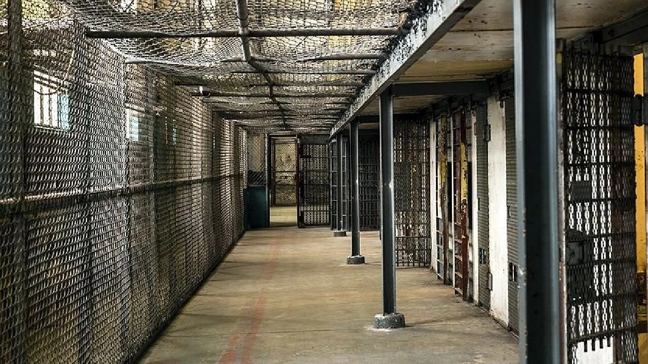 İsrail hapishanelerindeki işkence: Her tutuklu yaklaşık 30 kilo verdi